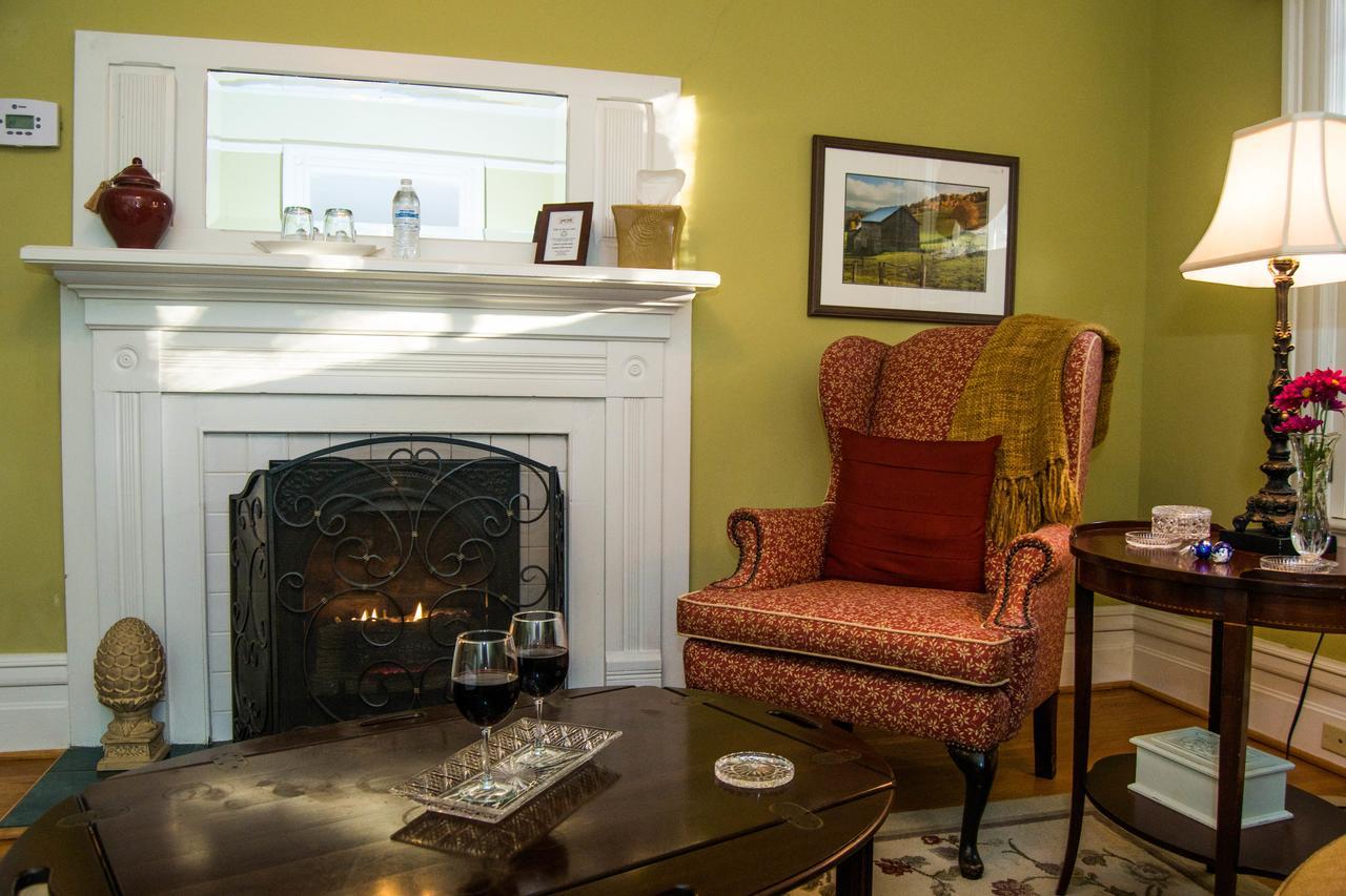 Oak Hill On Love Lane Bed And Breakfast Inn Waynesville Luaran gambar