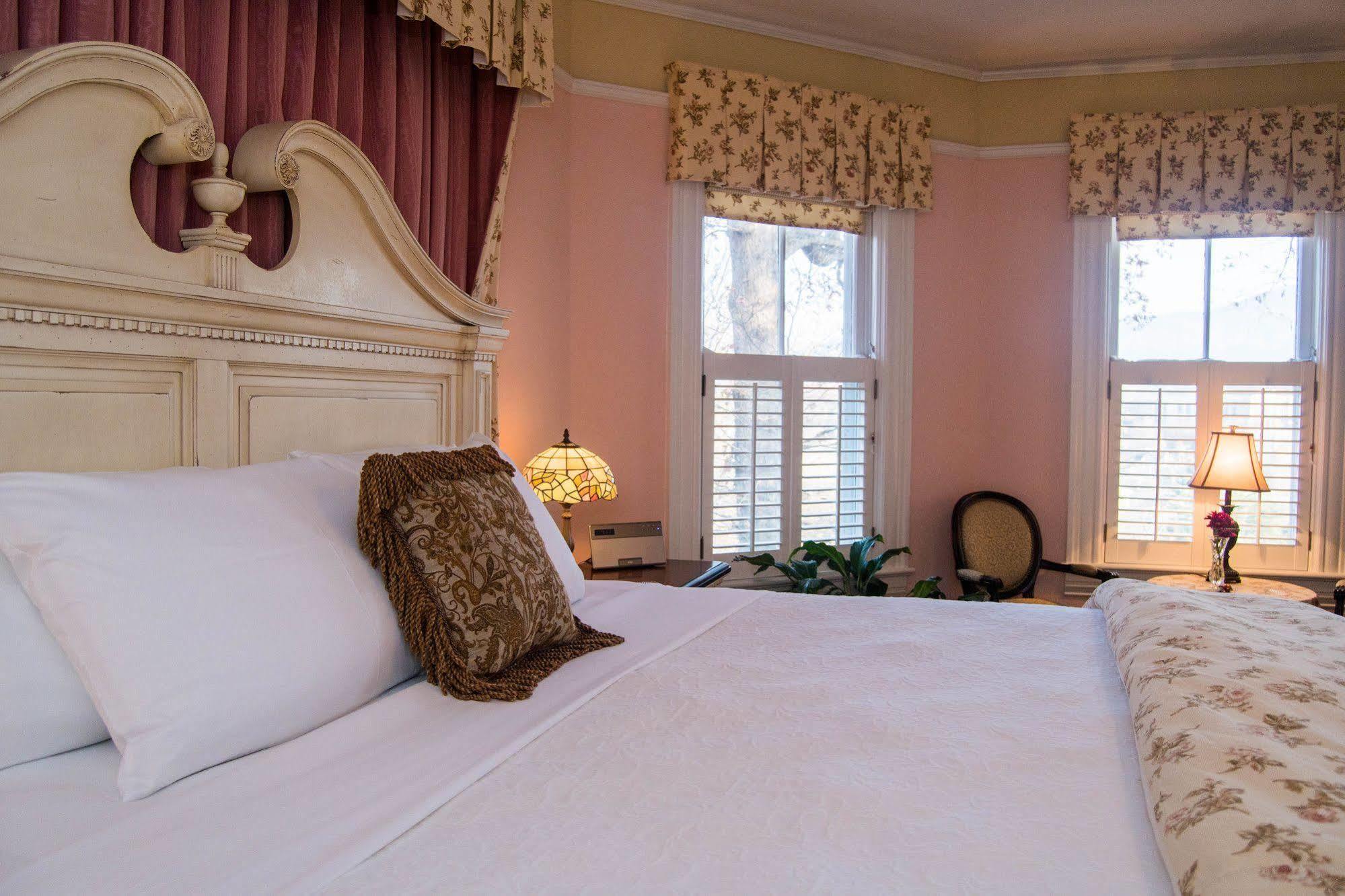 Oak Hill On Love Lane Bed And Breakfast Inn Waynesville Luaran gambar