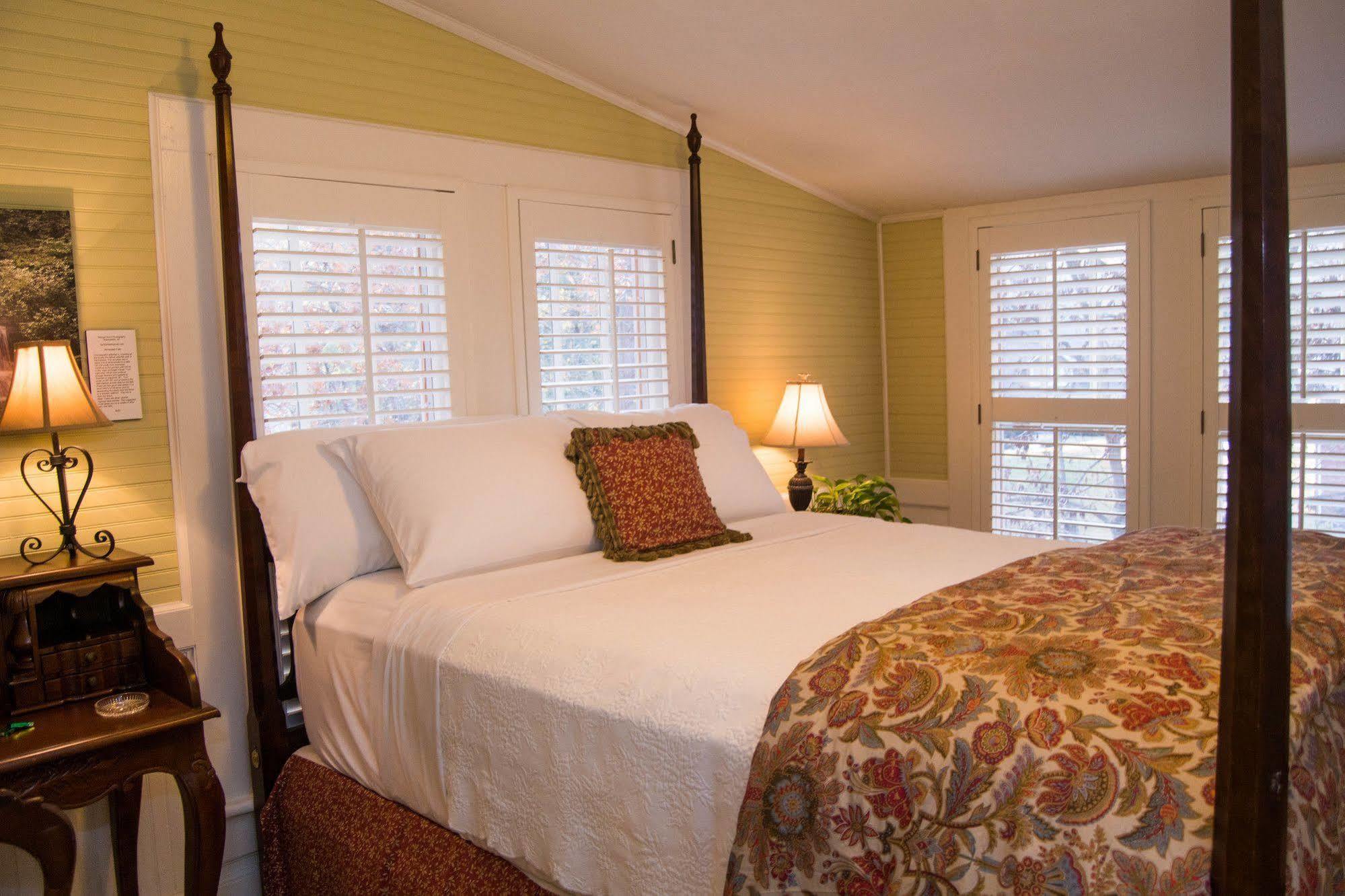 Oak Hill On Love Lane Bed And Breakfast Inn Waynesville Luaran gambar